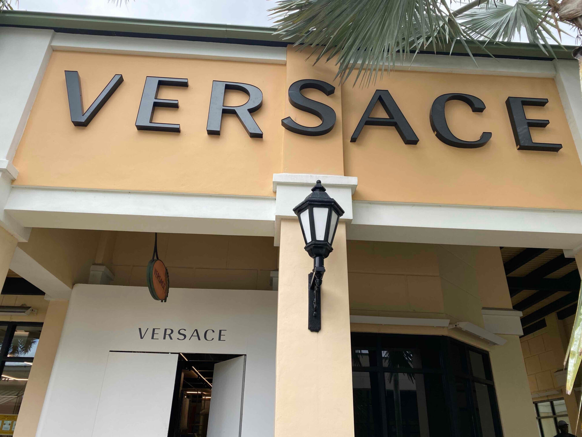 versace hires indie sings to develop signage